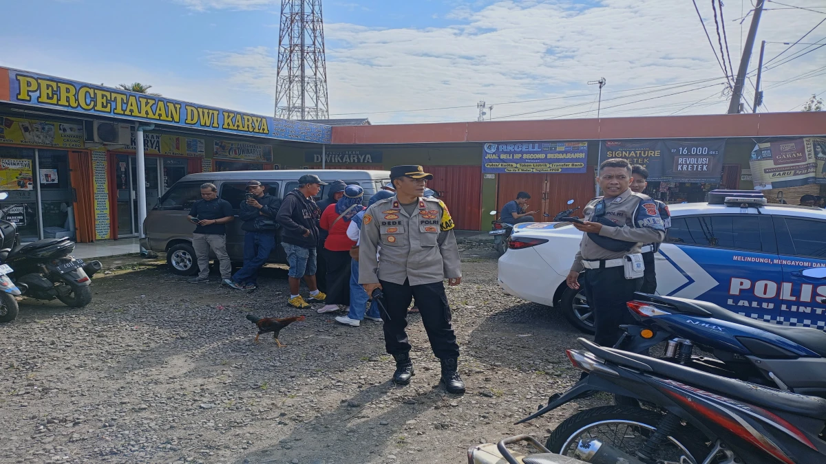 Berangkat ke Gedung Sate, Pedagang Terdampak Penggusuran di Jalancagak Dikawal Polisi