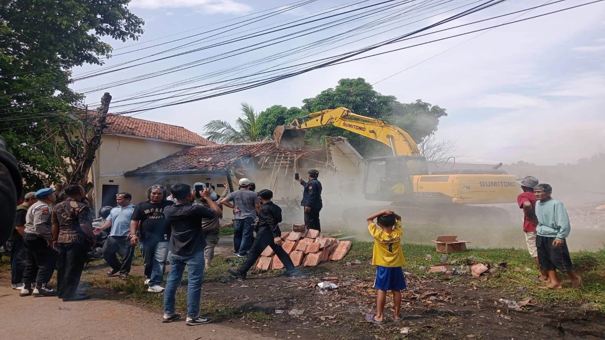 417 Bangunan Liar di Bantaran Irigasi di Purwakarta Dibongkar, Upaya Menjaga Kelestarian Lingkungan
