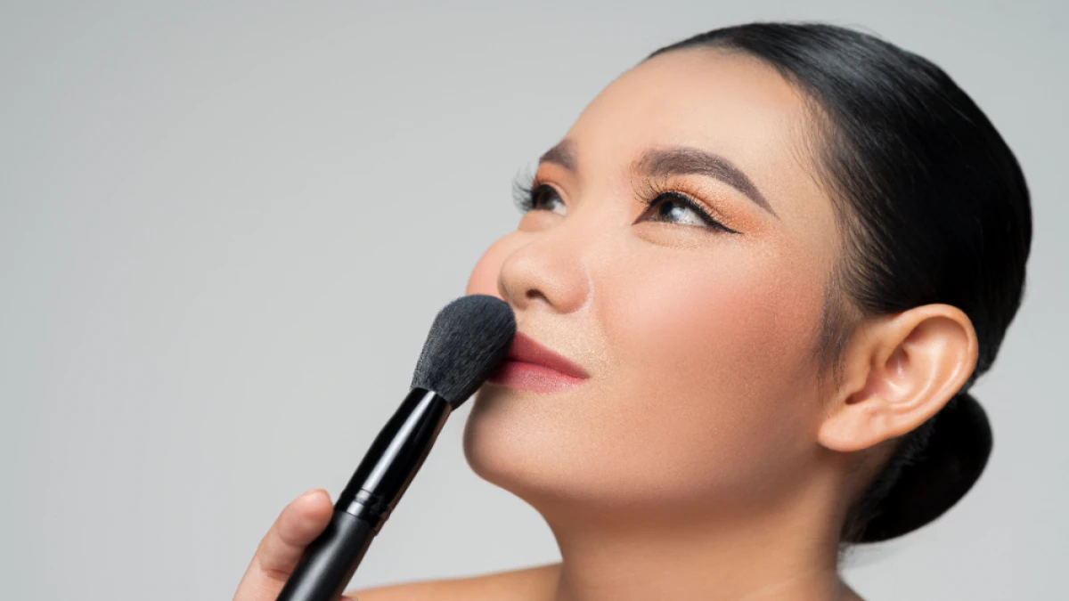 Penyebab dan Tips Mengatasi Makeup Crack, Jangan Khawatir Girls!