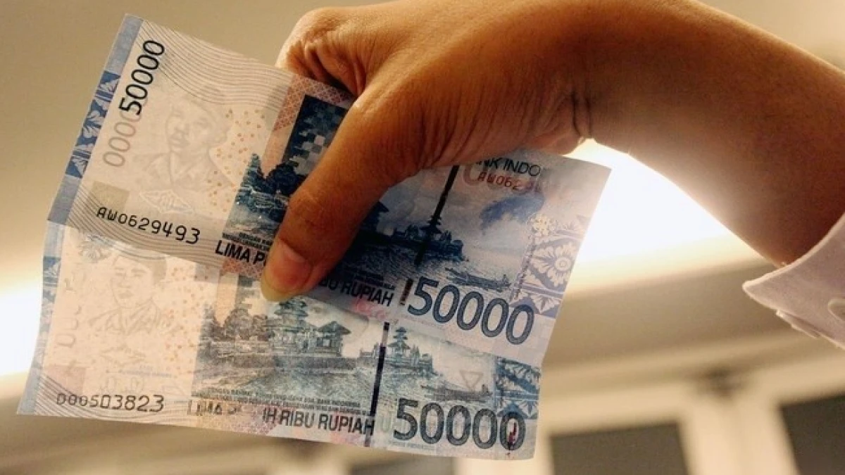 Cara Membedakan Uang Asli dan Uang Palsu dengan Teliti