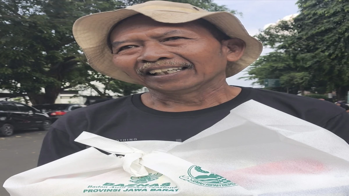 Pedagang Nanas Jalancagak Subang Danto Bahagia Terima Kompensasi Rp5 Juta