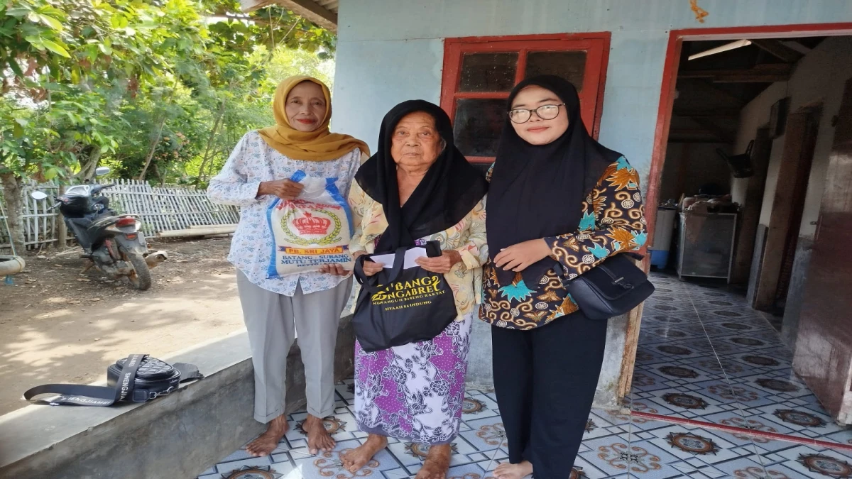 Bantu Lansia, Pemdes Legonwetan Jalankan Program Nyaah Ka Indung