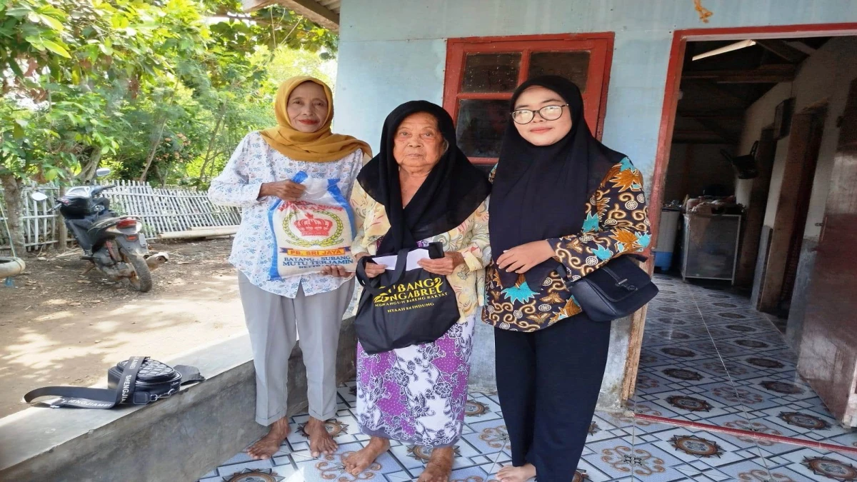 Bantu Lansia, Pemdes Legonwetan Jalankan Program Nyaah Ka Indung