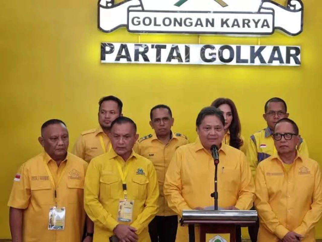 Tak Berpesta Sebelum Peluit Ditiup: Pesan Demokrat untuk Golkar