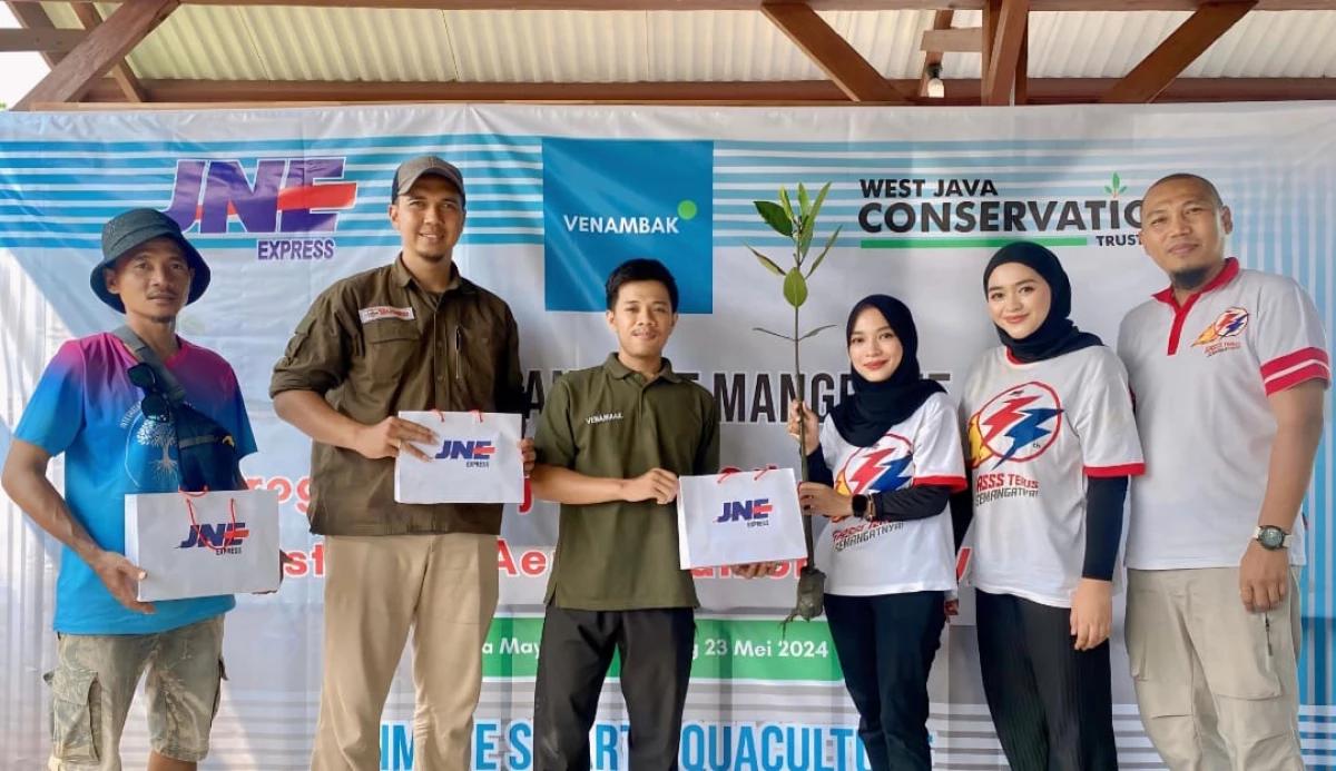 JNE, Venambak dan Wanadri Jaga Ekosistem Laut, Tanam 500 Pohon Mangrove di Pesisir Subang