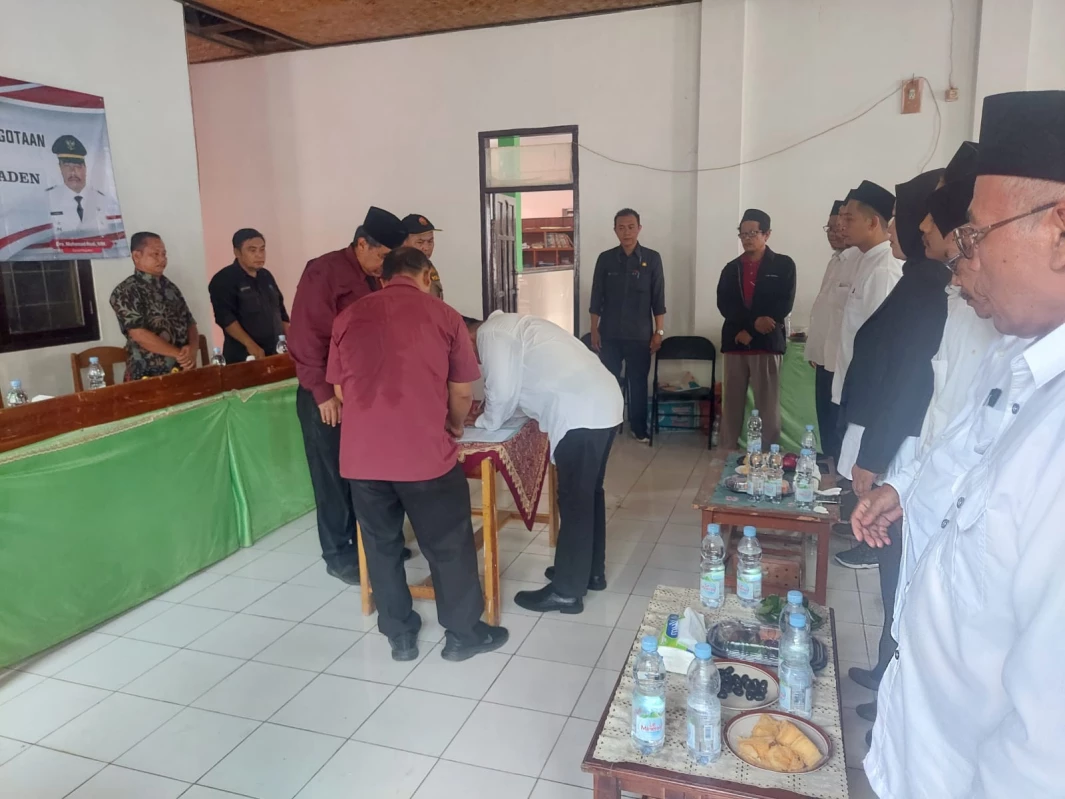 Camat Pagaden Lantik BPD Desa Sukamulya