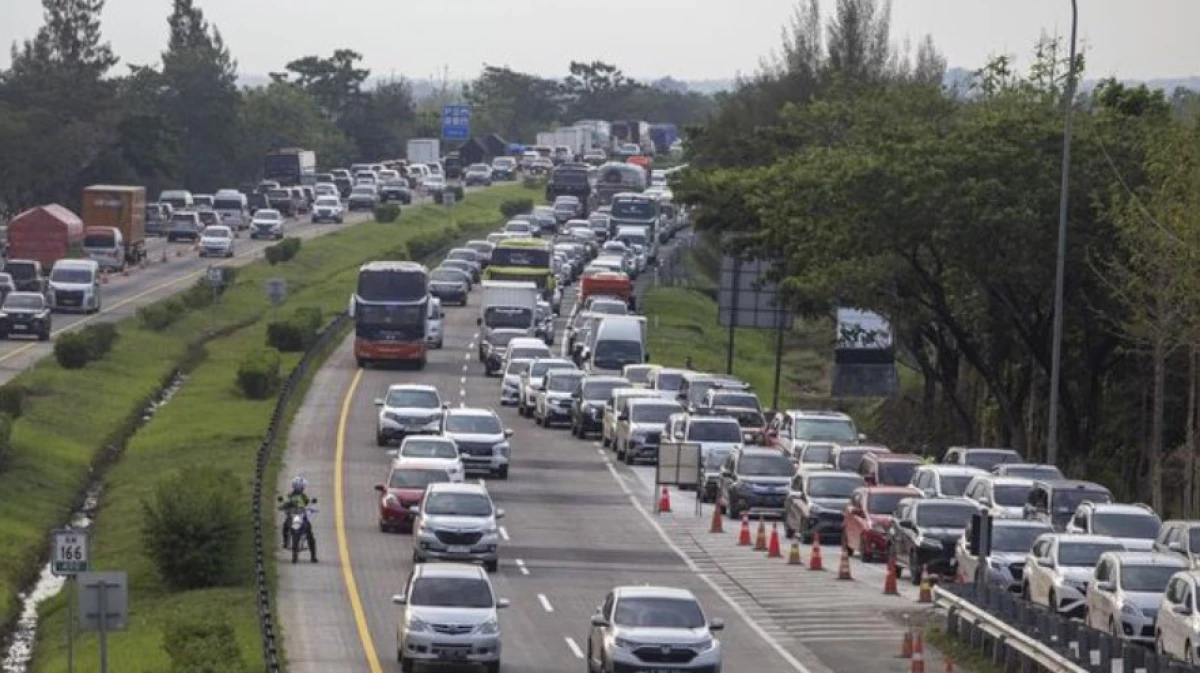 Pantauan Arus Mudik Lebaran 2024 di Tol Cipali: Padat Merayap di H-3!