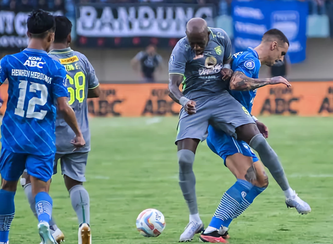 Persebaya Gagal Raih Poin di Kandang Persib, Munster Mulai Intip Musim Depan