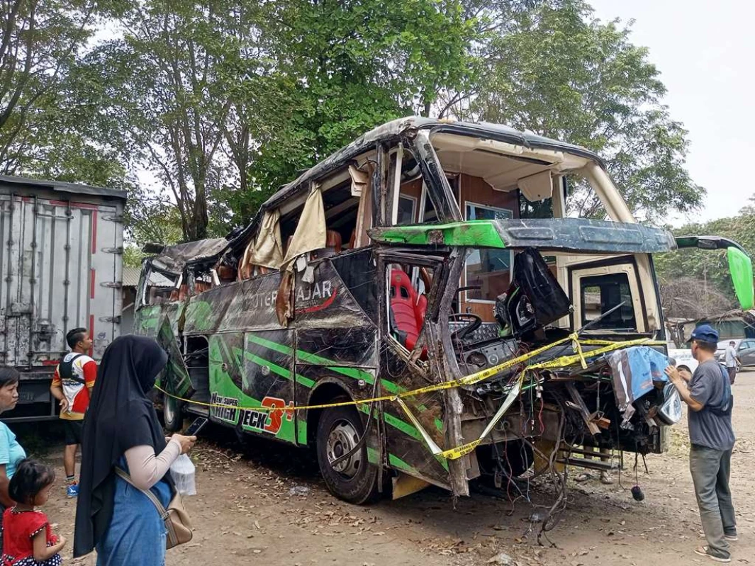 Kecelakaan Bus