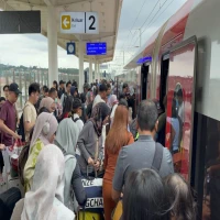KCIC Siapkan 808 Ribu Kursi Penumpang Whoosh untuk Angkutan Lebaran 2025