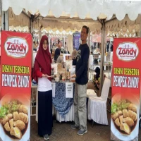 Owner Pempek Zandy