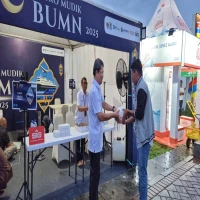 PT Bank Negara Indonesia (Persero) Tbk atau BNI berkolaborasi dengan PT Pelabuhan Indonesia (Pelindo) dan Perum Badan Urusan Logistik (Bulog) mendirikan Posko Mudik Bareng BUMN di Pelabuhan Parepare, Makassar, Sulawesi Selatan.