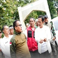 Bupati Purwakarta Saepul Bahri Binzein