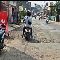 Jalan Rusak di Subang