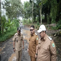 Jalan Rusak di Subang