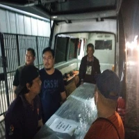 Jenazah Dewi TKI Malaysia asal Desa Mulyasari, Kecamatan Pamanukan tiba di rumah duka.
