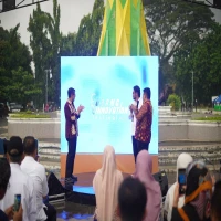 Bupati Subang Reynaldy, Wabup Agus Masykur dan Kepala BP4D Subang  Iwan Syahrul Anwar dalam acara Kick Off Off Subang Innovation Festival (SIF) 2025, di Alun-alun, Rabu (23/4/2025).