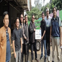 Bupati Subang Reynaldy, Wabup Agus Masykur, Sekda Subang Asep Nuroni dan pemerintah desa setempat mengapresiasi kepedulian PT Eco Paper Indonesia atas bantuan cator untuk Bumdes Wantilan.