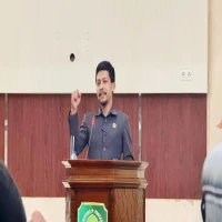 Ketua Fraksi Gerindra
