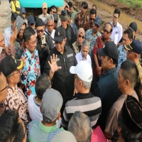 Kedatangan Ombudsman RI ke Dawuan pada Jum'at (9/5/2025) menjadi kesempatan bagi mereka untuk mempertahankan lahan dengan menunjukan berbagai dokumen seperti sertipikat, IMB, dan lainnya.
