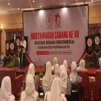 Bupati Purwakarta Saepul Bahri Binzein menegaskan peran seorang bidan sangat penting, bahkan, bidan adalah ujung tombak keselamatan dan kesehatan ibu dan anak.