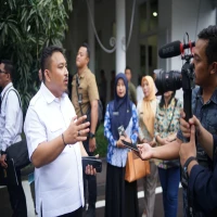 Bupati Subang Reynaldy Putra Andita saat menghadiri Rapat Koordinasi dan Penandatanganan Nota Kesepakatan di Gedung Pakuan, Bandung, Jumat (16/5/2025).