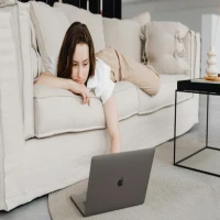 5 Ide Me Time setelah Pulang Kerja Biar Pikiran Segar dan Hati Lebih Tentram