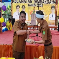 Camat Tambakdahan