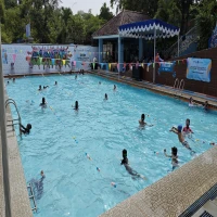 Peserta antusias mengikuti Swim The Game Of Competition tahun 2025 yang dilaksanakan oleh Swimming School Subang, Minggu (1/6/2025).