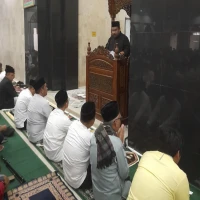 Bupati Reynaldy mengajak masyarakat Subang meneladani keteguhan iman Nabi Ibrahim dan keikhlasan Nabi Ismail.