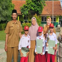Kepala SDN Sukarahayu