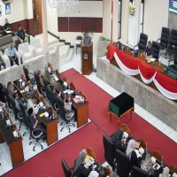 Wabup Subang Agus Masykur Rosyadi, menyampaikan Nota Pengantar Raperda tentang Rencana Pembangunan Jangka Menengah Daerah (RPJMD) Kabupaten Subang Tahun 2025–2029 dalam Rapat Paripurna DPRD Subang, Rabu (25/6/2025).