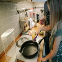 5 Cara Memilih Wajan Anti Lengket: Dukung Kenyamanan di Dapur