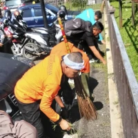 Balai Pemasyarakatan (Bapas) Kelas II Subang menggelar aksi sosial bertajuk Bapas Peduli: Bersama Masyarakat Menata Kepercayaan, Rabu pagi di Alun-Alun Subang.