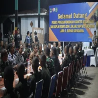 Suasana hangat dan penuh keakraban terasa dalam momen makan malam antara Bupati Subang Reynaldy Putra Andita dan peserta didik program pendidikan karakter di Lanud Suryadarma, Kalijati, Jumat malam (27/06/2025).