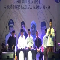 Abah Maung selaku Pimpinan Pondok Pesantren (Ponpes) Raudlatul Hasanah menyampaikan apresiasi atas kehadiran Wakil Gubernur Jawa Barat dan Wakil Bupati Subang dalam peringatan milad ke-24.